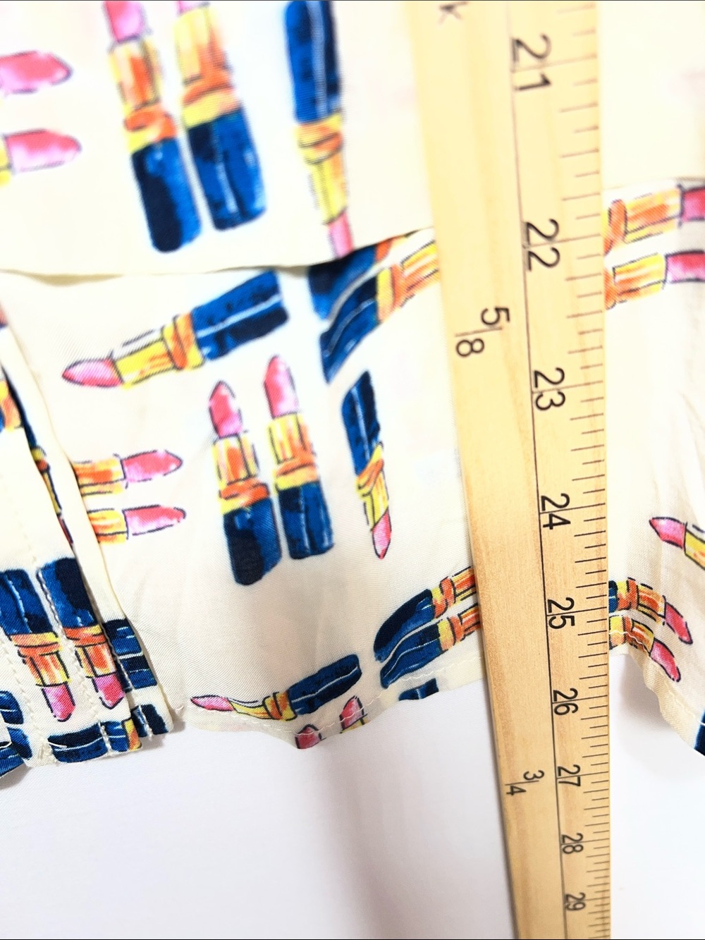 Maeve Cream Sleeveless Button-Front Top with Navy and Pink Lipstick Print - Picture 8 of 8